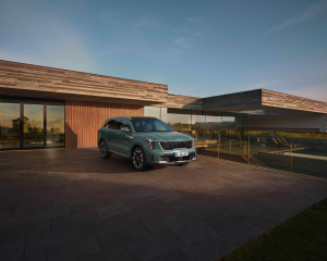 Sorento_ICE_MY25_BeautyShot_Outdoor_3_4_Front_wo_Talent_RHD_RGB