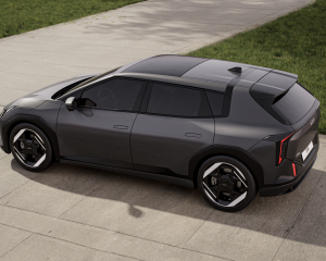 kia-ev4-hatchback-baseline-ext-static-print-3600x2400-1