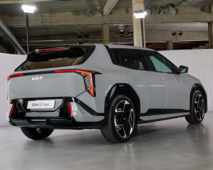 KIA_EV4_GT-line_exterior_04