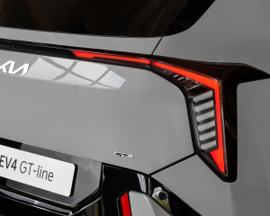 KIA_EV4_GT-line_exterior_05