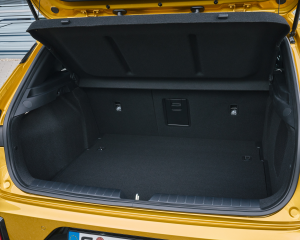 kia-k4-gtline-sparkling-yellow-interior-print-3600x2400-007