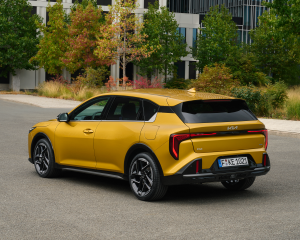 kia-k4-gtline-sparkling-yellow-static-print-3600x2400-004