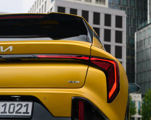 kia-k4-gtline-sparkling-yellow-static-print-3600x2400-008