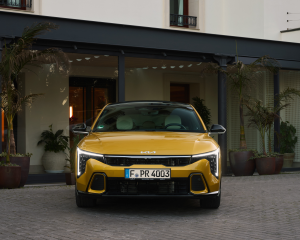 kia_k4_gtl_kickoff26_sparkling-gelb-metallic-003