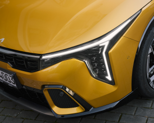 kia_k4_gtl_kickoff26_sparkling-gelb-metallic-008