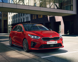 kia pressrelease 2018 PRESS 1400x800 ceedGTL front