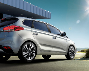 kia carens my17 outdoor 02