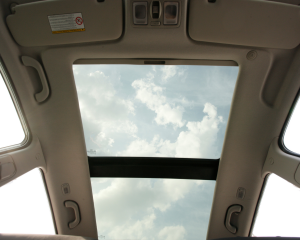 4 New Kia Venga panoramic sunroof