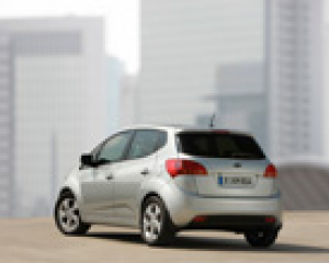 2 New Kia Venga rear thmb