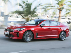 Kia Stinger finalista nei concorsi Car of the Year 2018 in Europa e in America
