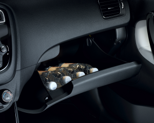 kia_ceed_my16_glove_box_6966_34786