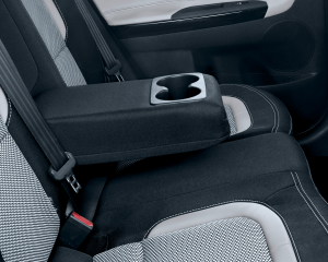 kia_ceed_sw_my16_rear_armrest_cupholders_6974_34830