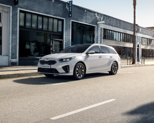 kia_ceed_sw_phev_my20_3_4_front_static_16rim_16196_96142