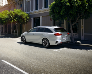 kia_ceed_sw_phev_my20_3_4_rear_static_16_rim_16195_96243