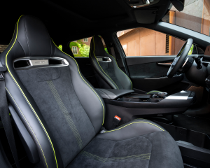 EV6_GT_Wnetrze_Centrala_(6)