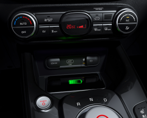 kia_soul_ev_my20_wireless_phone_charger_14863_87122