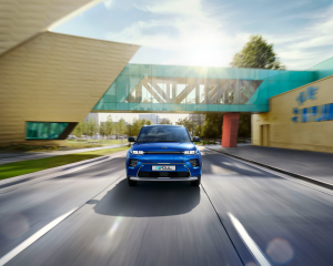 kia_soul_ev_suv_pack_my20_full_front_14995_88009